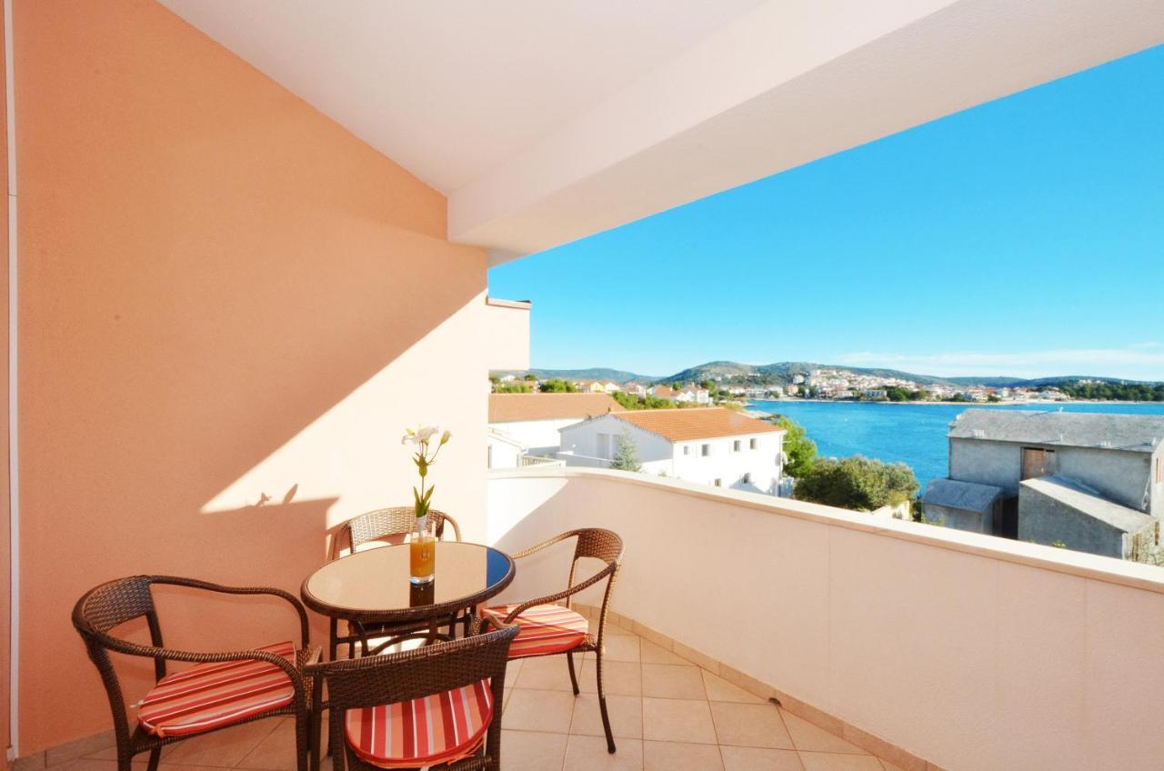 Apartmani Basic Rogoznica Rogoznica  Εξωτερικό φωτογραφία