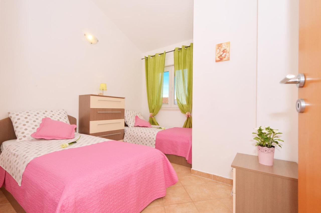 Apartmani Basic Rogoznica Rogoznica  Εξωτερικό φωτογραφία
