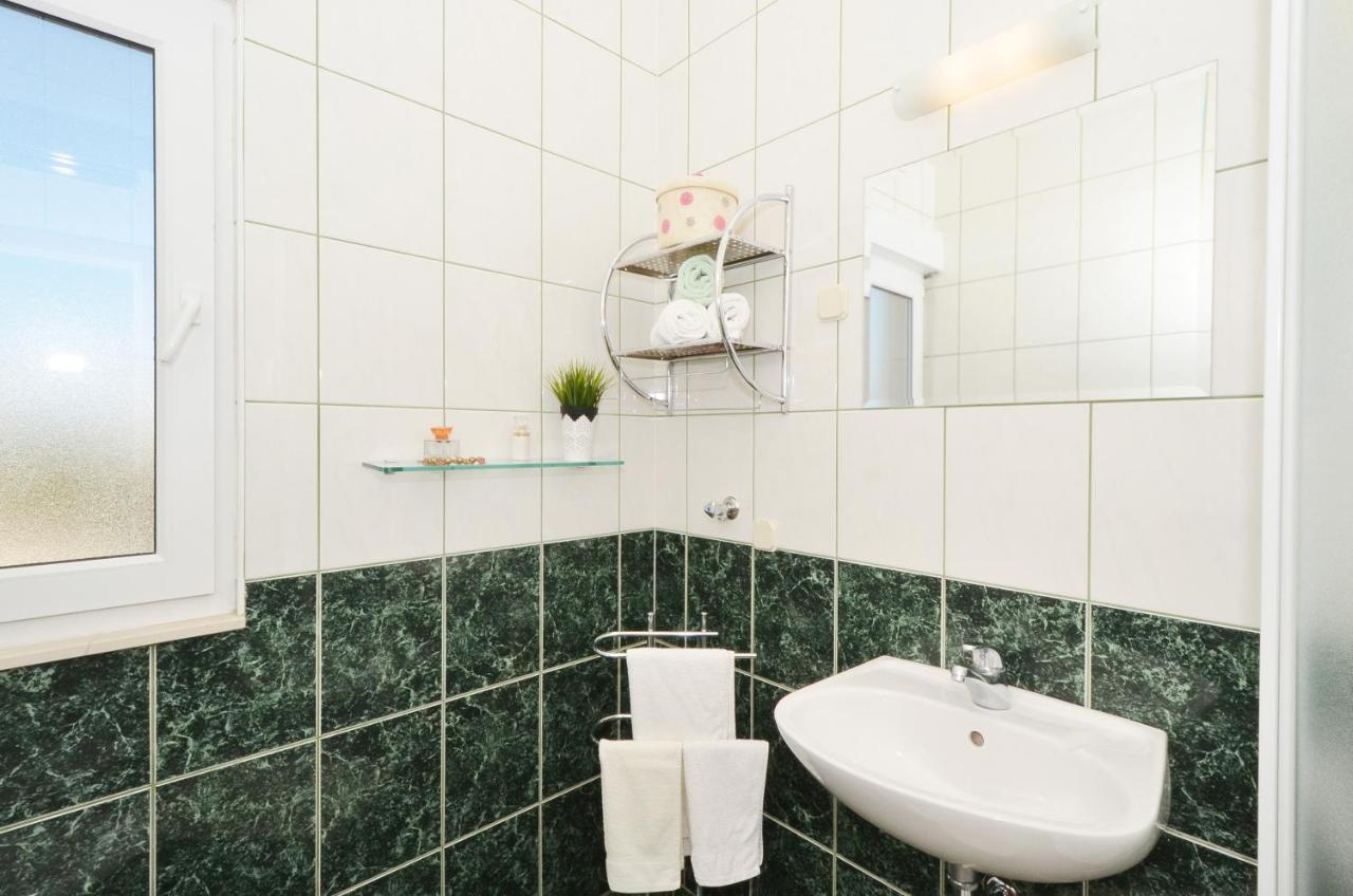 Apartmani Basic Rogoznica Rogoznica  Εξωτερικό φωτογραφία